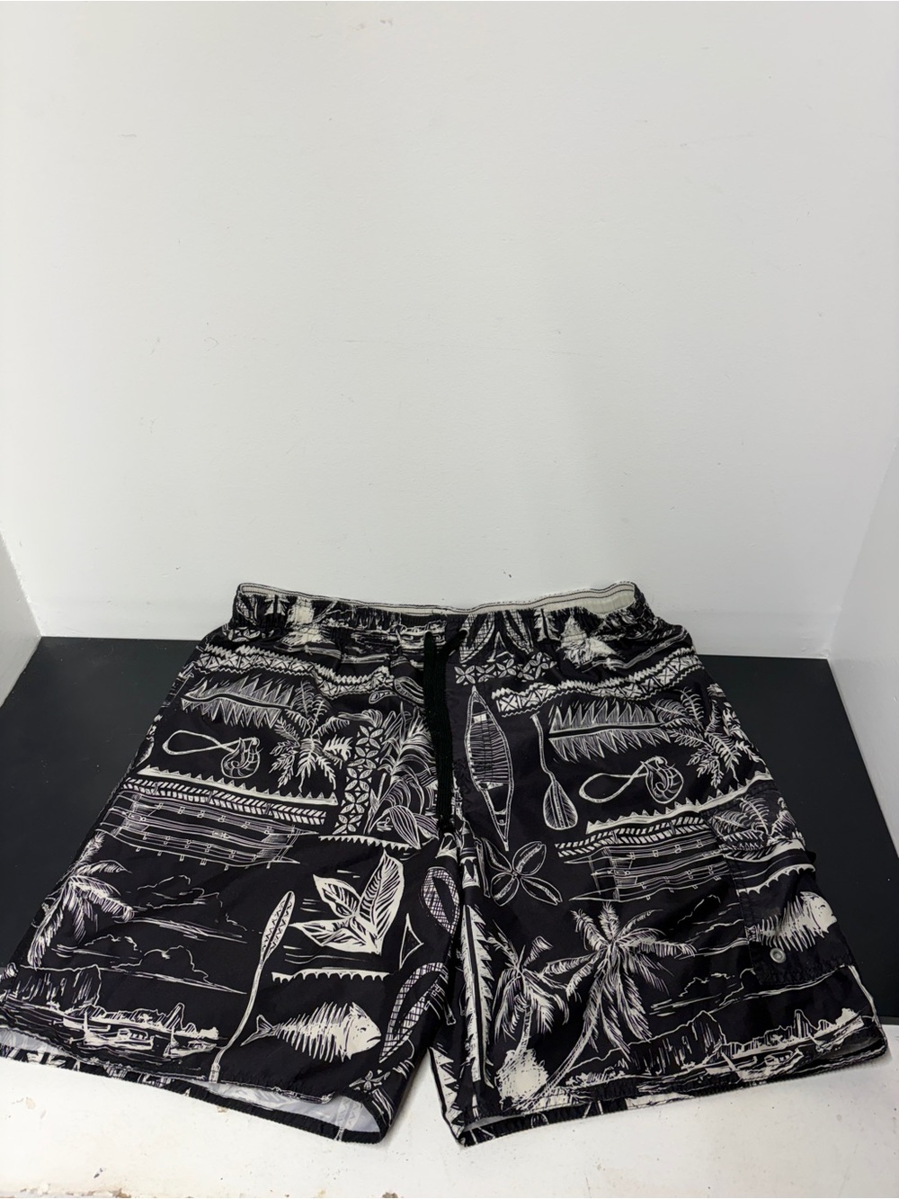 Men's Black Tropical Print Swim Shorts / Board Shorts - Croft & Barrow - Size L